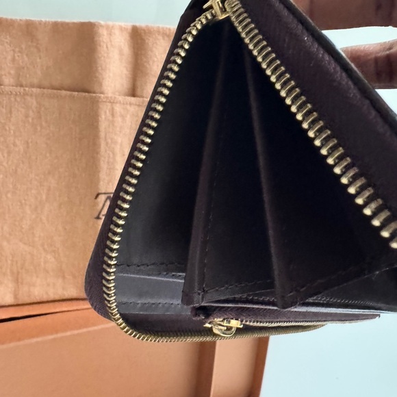 Louis Vuitton Monogram vernis dark brown Wallet - Picture 6 of 11